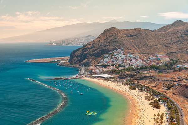 Famous beach, Playa de las Teresitas. Photo: Adam Niescioruk, Unsplash